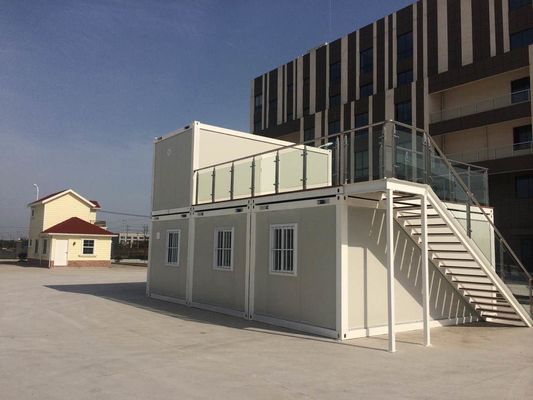 Prefabrykowane domy z płaskich kontenerów